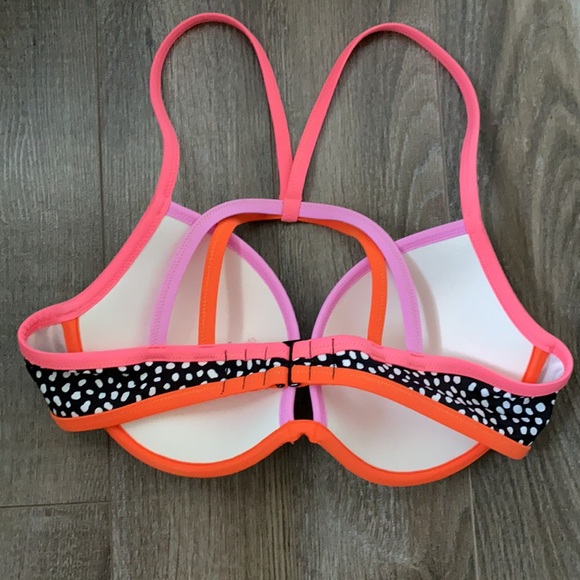 Victoria’s Secret bathing suit top 34D - Picture 2 of 3